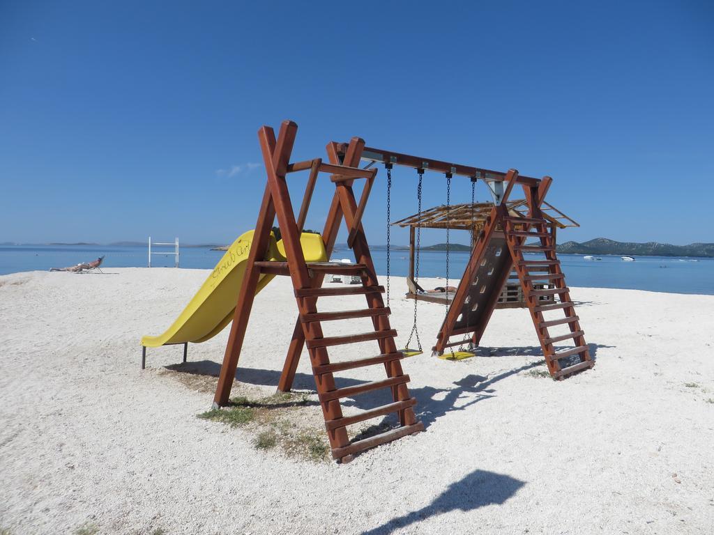 Apartments Luka Pakoštane Esterno foto