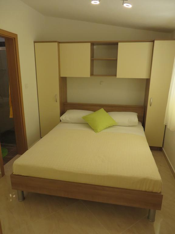 Apartments Luka Pakoštane Esterno foto
