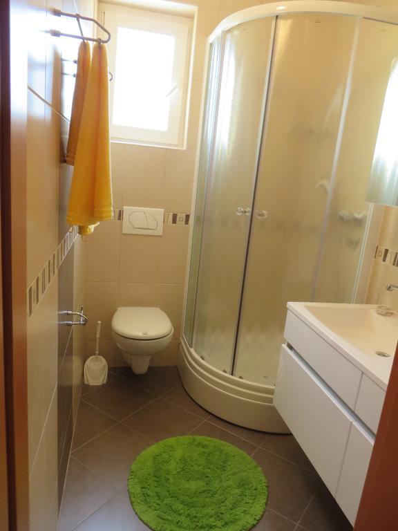 Apartments Luka Pakoštane Esterno foto