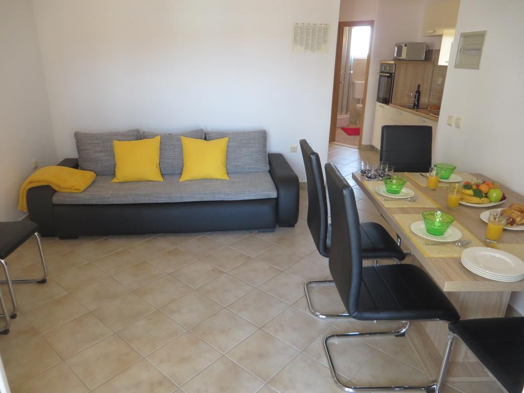Apartments Luka Pakoštane Esterno foto